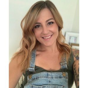 Meet your Posher, Caitlin